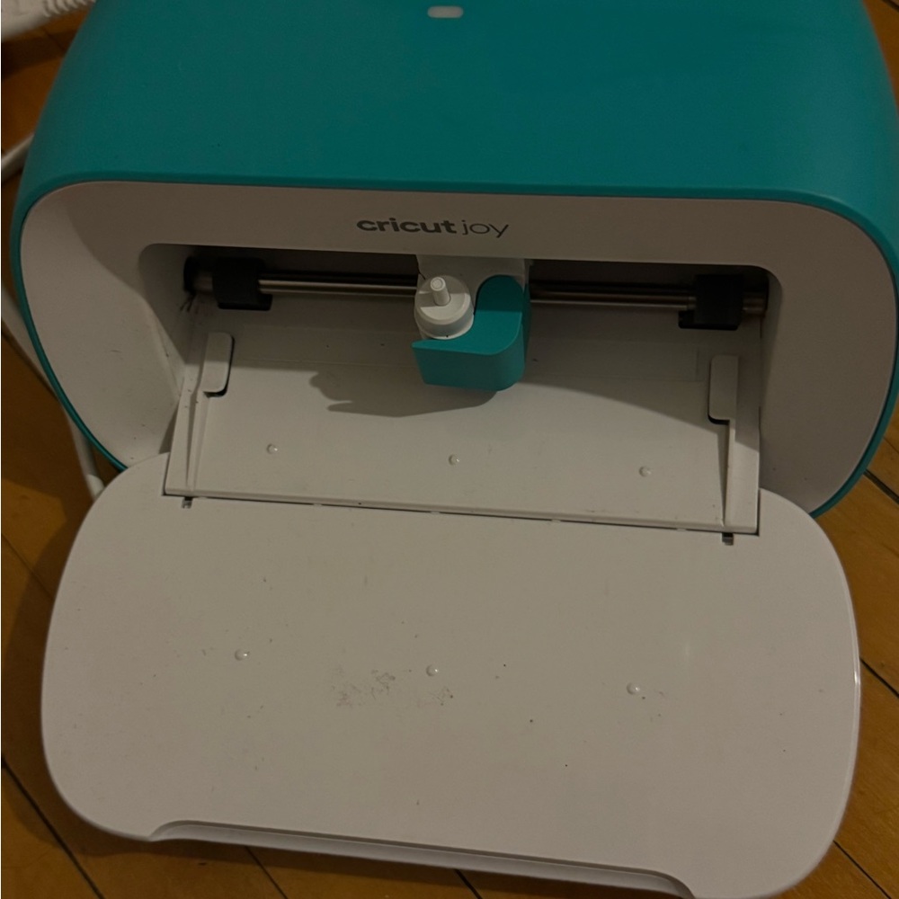 Cricut Joy Crafting Machine in Blue and White